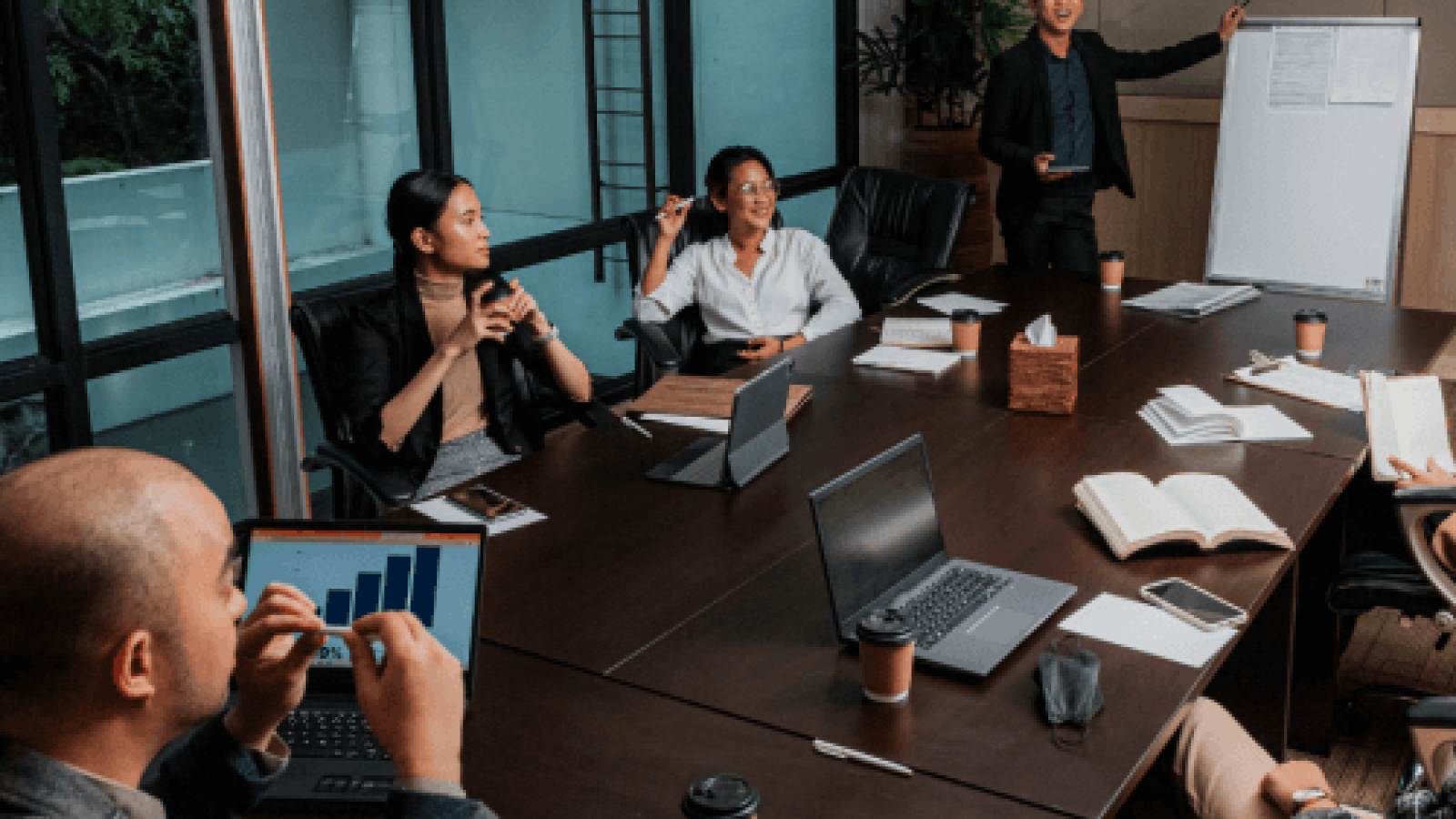 Black_Minimalist_Business_Service_Company_LinkedIn_Single_Image_Ad (1)